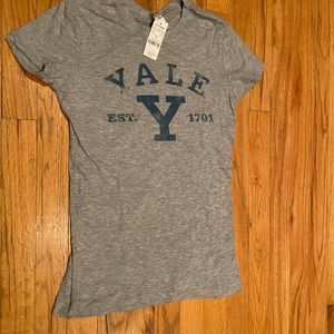 Yale tee shirt